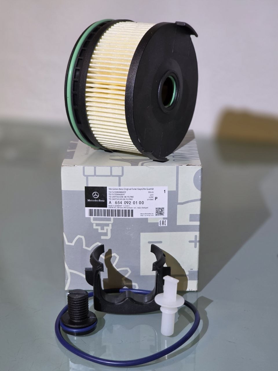 Original Mercedes-Benz Oil Filter – OEM Engine Protection & Performance